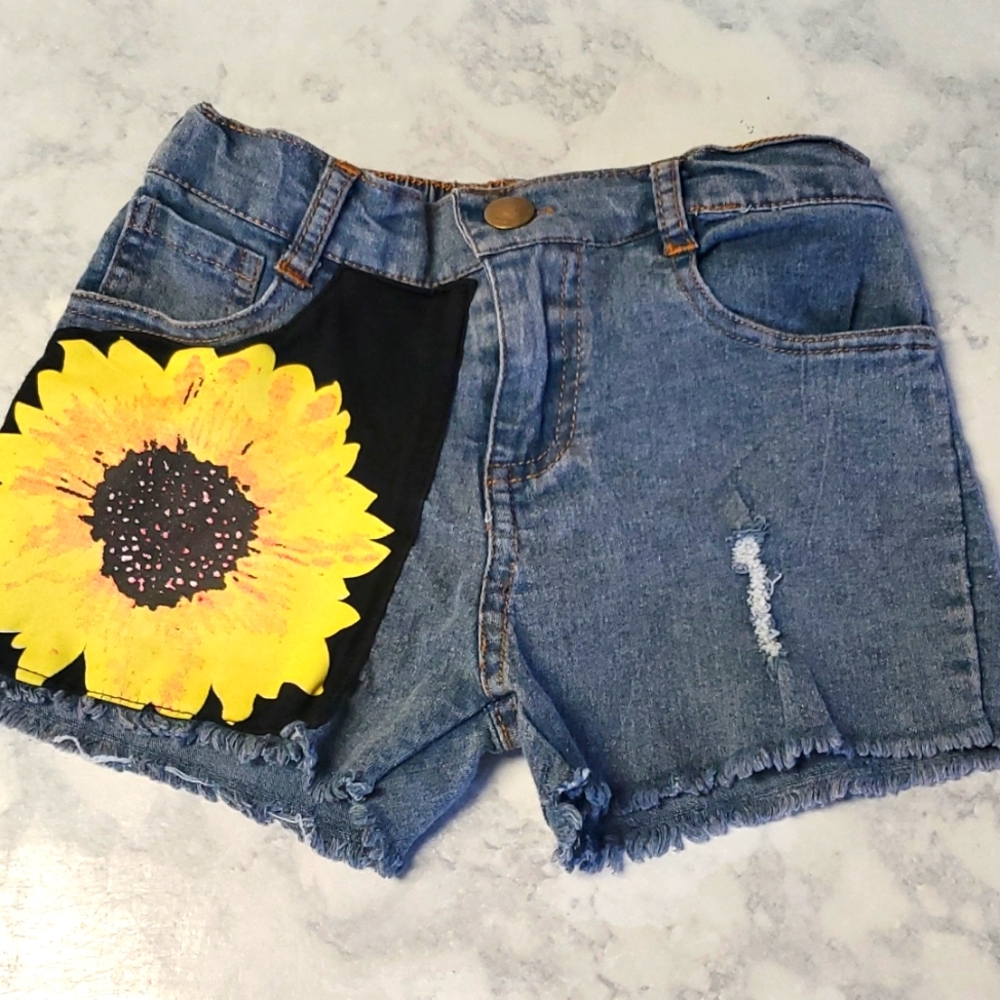 Girls shorts 🌻
